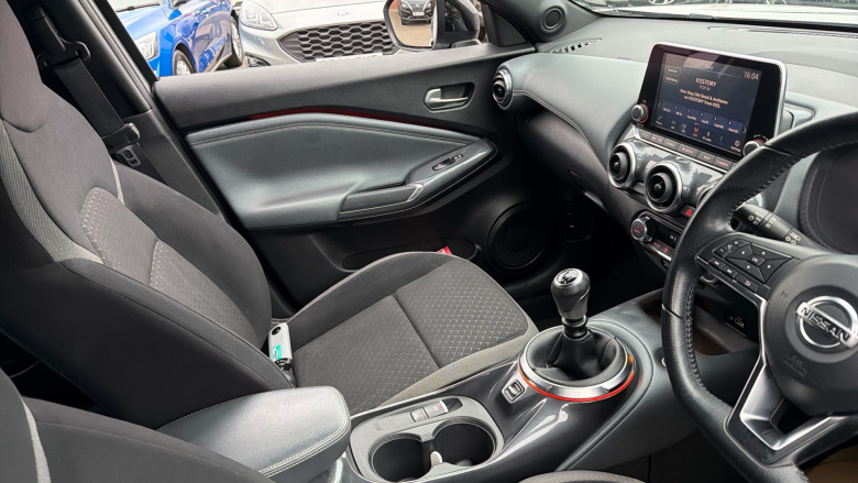 Nissan Juke 1.0 DiG-T N-Connecta 5dr Petrol Hatchback